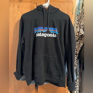 Men’s Patagonia sweatshirt